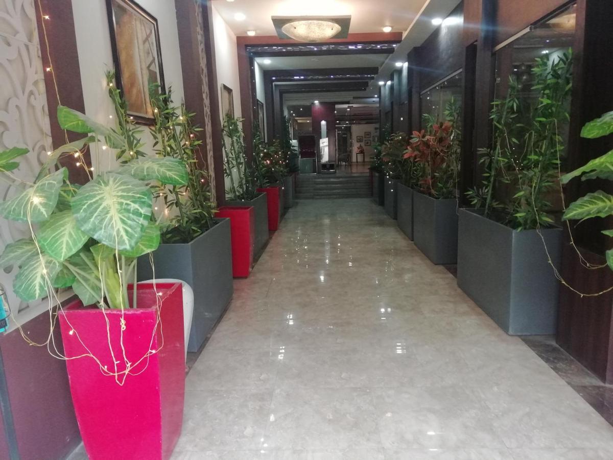 Genx Le Crescent Ghaziabad Hotel Ngoại thất bức ảnh