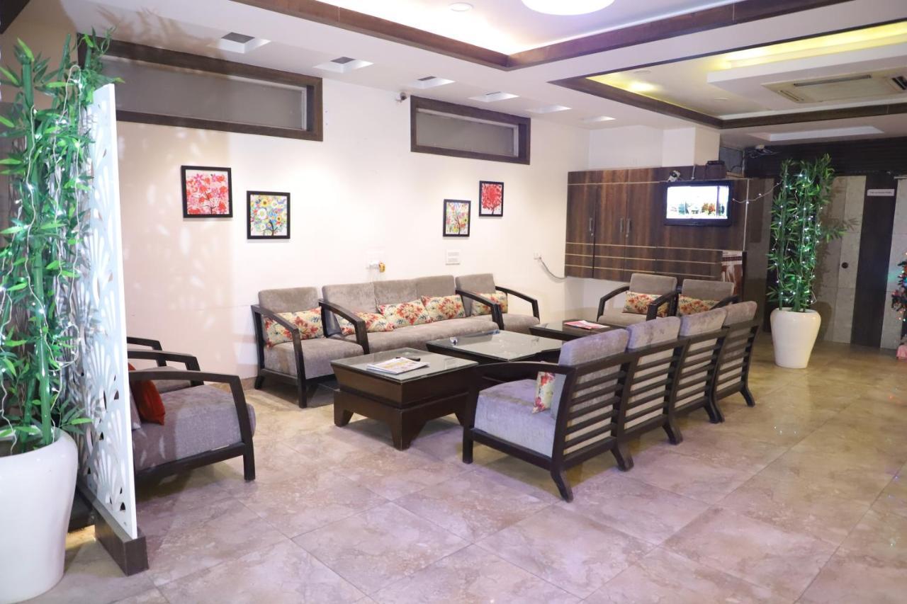 Genx Le Crescent Ghaziabad Hotel Ngoại thất bức ảnh