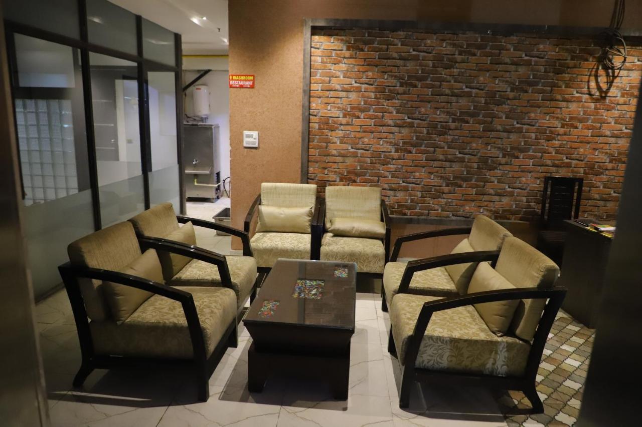 Genx Le Crescent Ghaziabad Hotel Ngoại thất bức ảnh