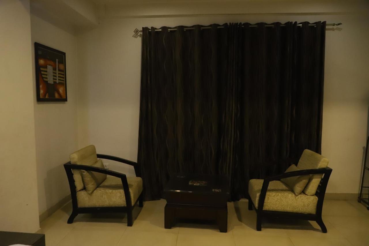 Genx Le Crescent Ghaziabad Hotel Ngoại thất bức ảnh