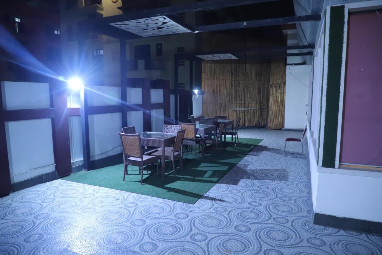 Genx Le Crescent Ghaziabad Hotel Ngoại thất bức ảnh