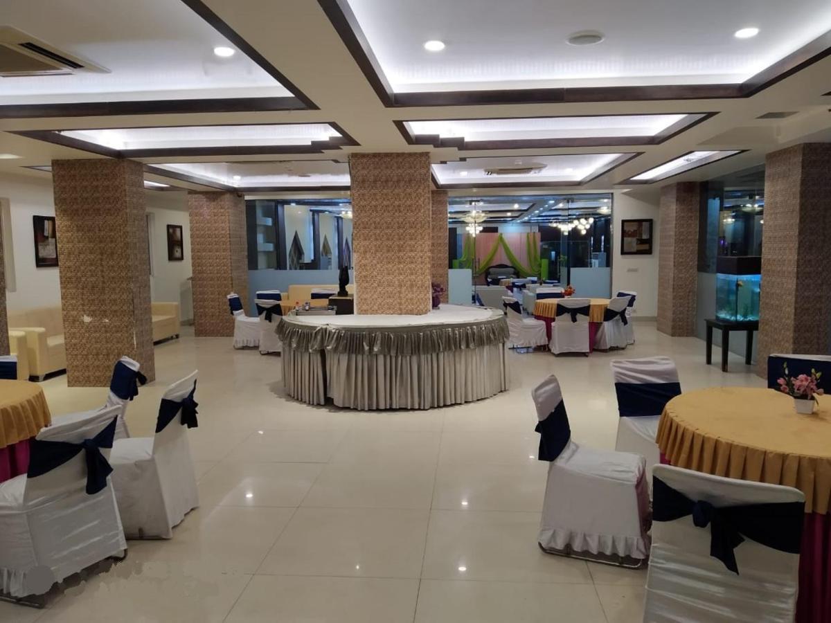 Genx Le Crescent Ghaziabad Hotel Ngoại thất bức ảnh