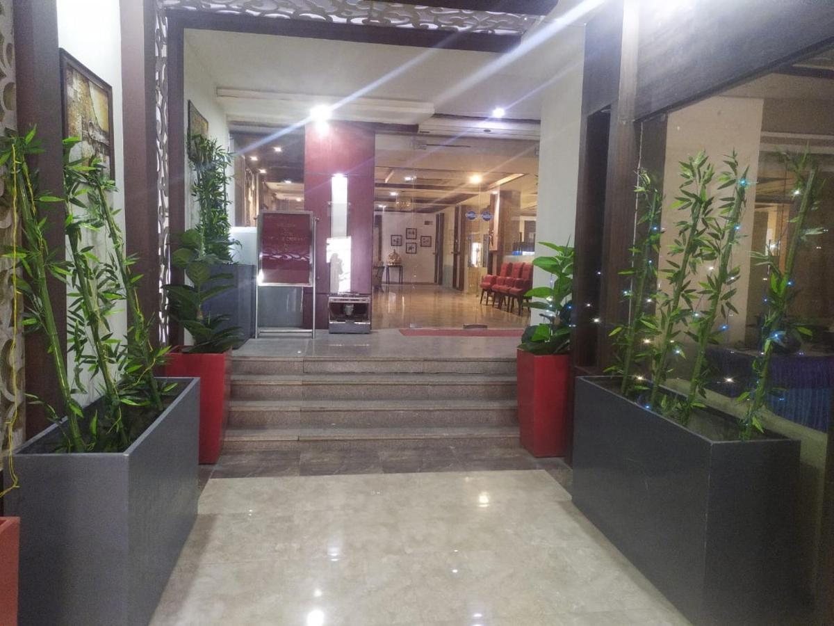 Genx Le Crescent Ghaziabad Hotel Ngoại thất bức ảnh