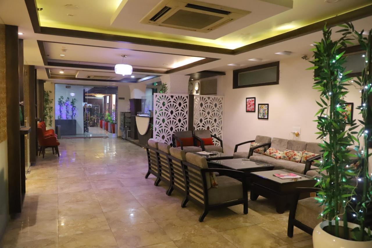 Genx Le Crescent Ghaziabad Hotel Ngoại thất bức ảnh