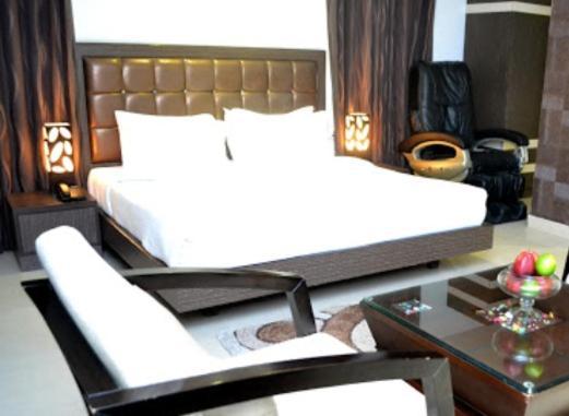 Genx Le Crescent Ghaziabad Hotel Ngoại thất bức ảnh