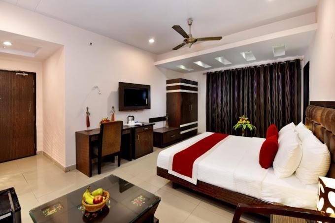 Genx Le Crescent Ghaziabad Hotel Ngoại thất bức ảnh