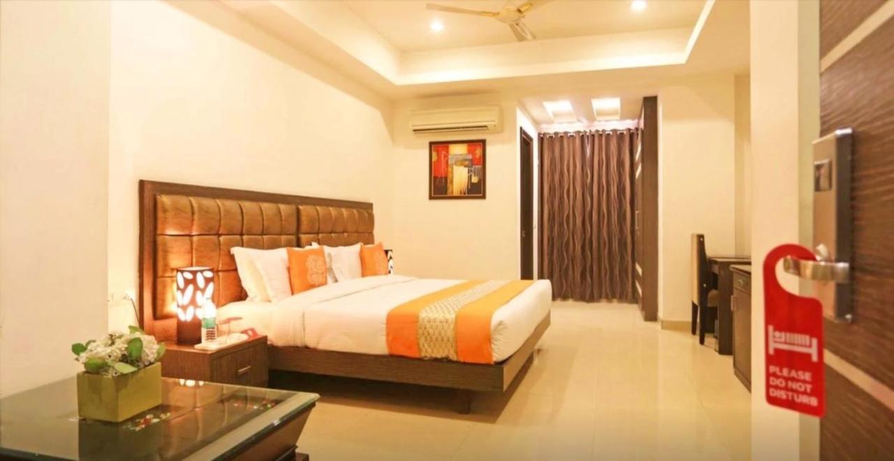 Genx Le Crescent Ghaziabad Hotel Ngoại thất bức ảnh