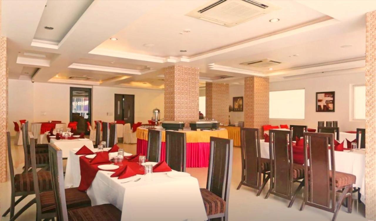 Genx Le Crescent Ghaziabad Hotel Ngoại thất bức ảnh