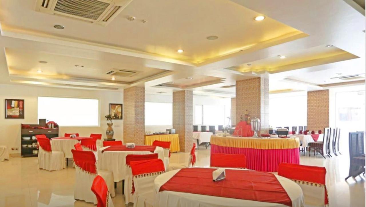 Genx Le Crescent Ghaziabad Hotel Ngoại thất bức ảnh