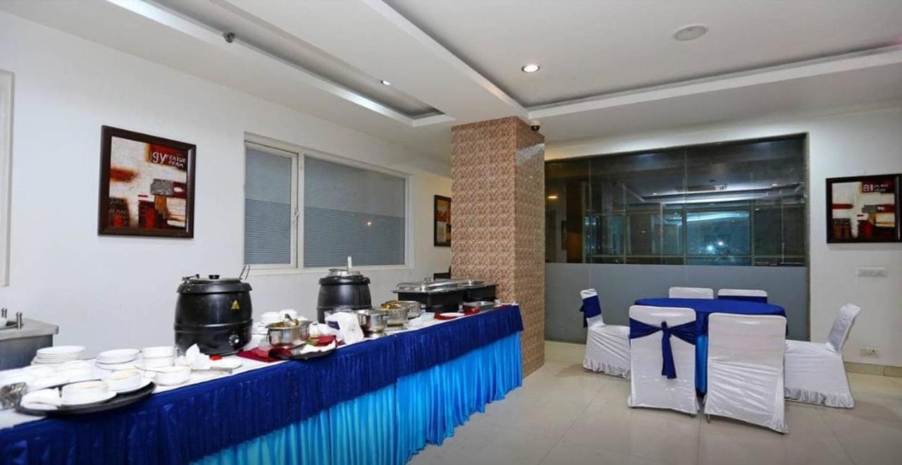 Genx Le Crescent Ghaziabad Hotel Ngoại thất bức ảnh